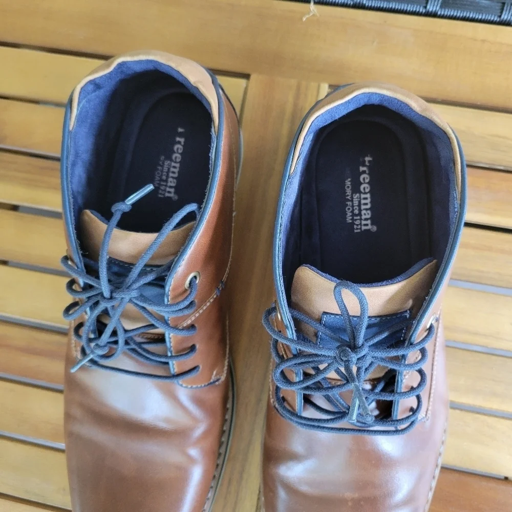 Brown Leather Chukka Boots with Blue Laces